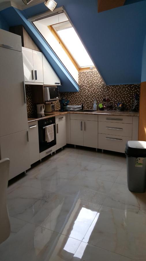 Paris-Lux. Apartment ไฮจ์ดุสโซบอสโล ภายนอก รูปภาพ