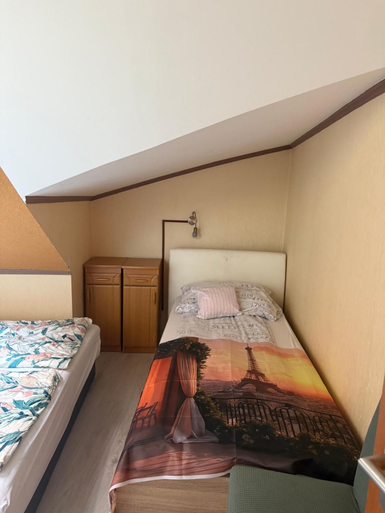 Paris-Lux. Apartment ไฮจ์ดุสโซบอสโล ภายนอก รูปภาพ